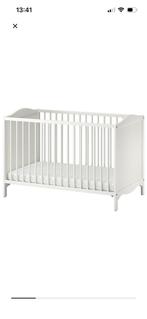 White bed and mattress. Unused, Ophalen, Zo goed als nieuw