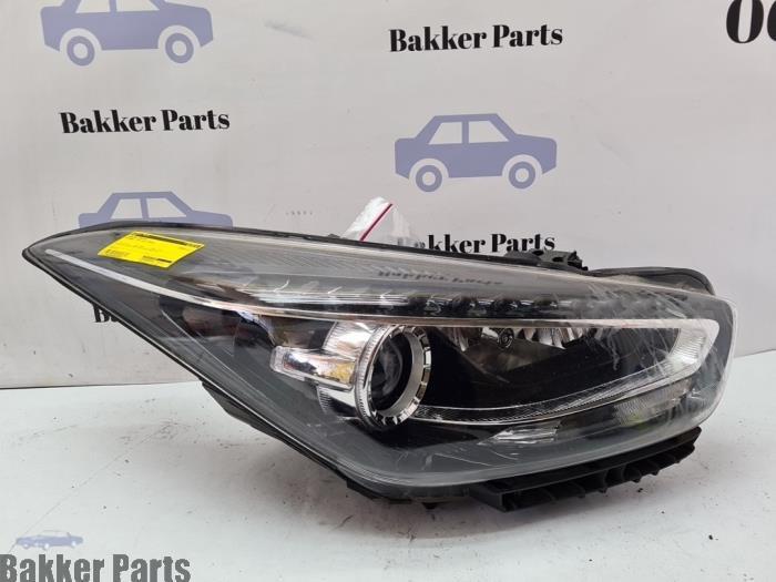 Koplamp rechts van een Hyundai I40, Auto-onderdelen, Verlichting, Hyundai, Gebruikt, 3 maanden garantie