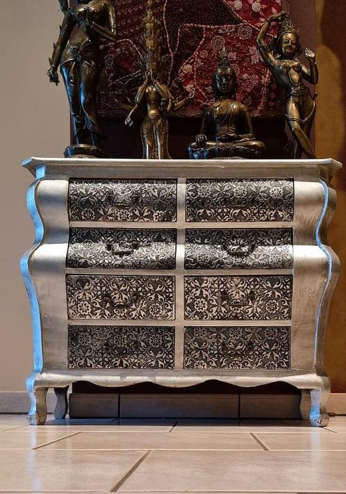 Uniek en speciaal zilverkleurig ladenkastje, Antiek en Kunst, Antiek | Meubels | Kasten, Ophalen