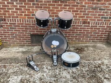 Drumset pearl beschikbaar voor biedingen