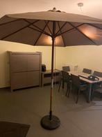 Parasol (Taupe ) met zware voet, Jardin & Terrasse, Parasols, Enlèvement, Comme neuf