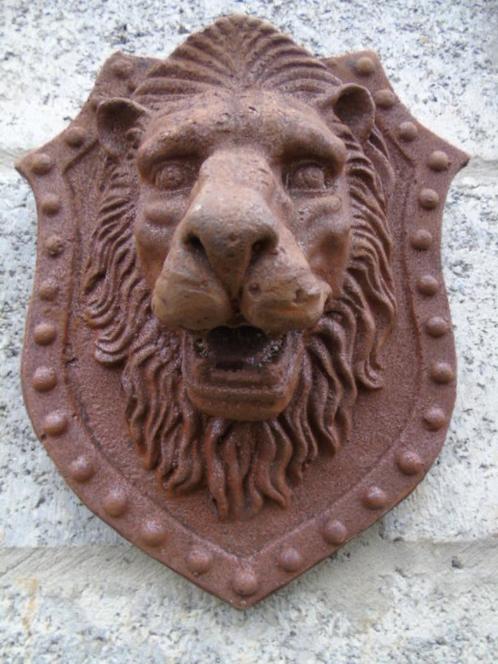 Standbeeld van een leeuwenkop, fronton, jet d'eau, Tuin en Terras, Waterpartijen en Fonteinen, Nieuw, Fontein, Gietijzer, Ophalen