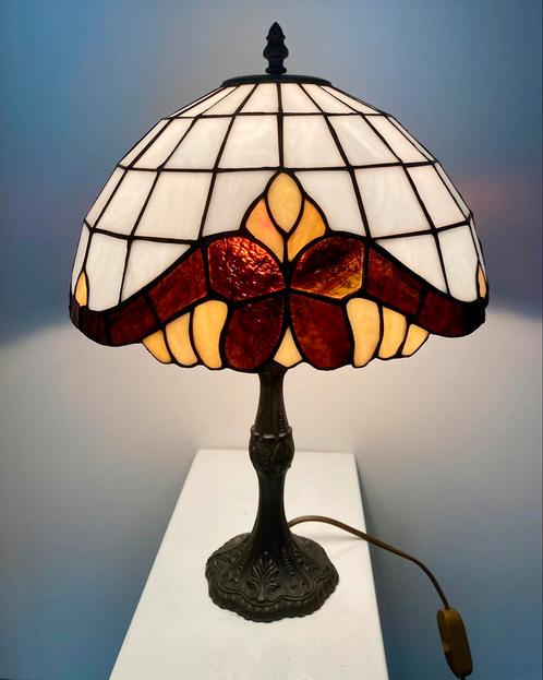 tiffany lamp in herfstkleuren, Maison & Meubles, Lampes | Lampes de table, Enlèvement