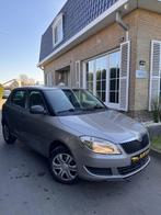 Skoda Fabia 2014 84000KMS, Auto's, Skoda, Voorwielaandrijving, Euro 5, Zwart, Bruin