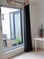 Zwart verduisterend gordijn + roede, Huis en Inrichting, Stoffering | Gordijnen en Lamellen, Ophalen, Gebruikt, Eenvoudig, modern
