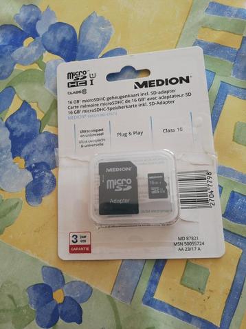 Carte mémoire micro S D medion 16 GB. Neuve. 