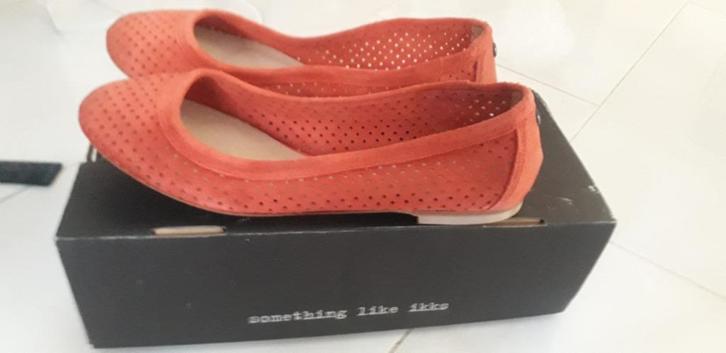 Chaussure IKKS femme pointure 36 prix légèrement négociable, Kleding | Dames, Schoenen, Nieuw, Schoenen met lage hakken, Rood