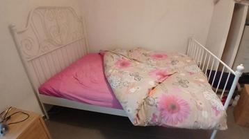 2-persoons bed, Ikea, compleet, zeer goede staat. beschikbaar voor biedingen