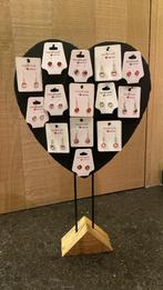 Leuke oorbellen, ideaal voor Valentijn, Ophalen of Verzenden, Nieuw, Rood, Knopjes of Stekers
