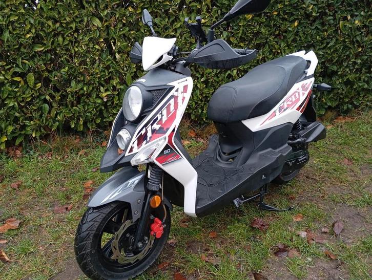 A klasse Sym crox in mooie staat, zonder rijbewijs mee rijde, Fietsen en Brommers, Snorfietsen en Snorscooters, Zo goed als nieuw