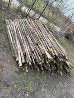 Gratis Houten palen & ijzerdraad/spanners, Ophalen, Gebruikt, Palen