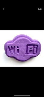 Uit de collectie Eliot Newton 1994 giant ecstasy pills, Enlèvement ou Envoi