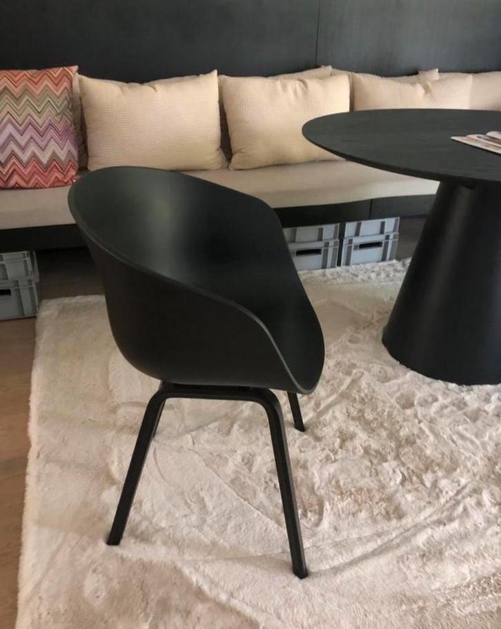 Chaises HAY 2 pièce coque et structure noires - parfait état, Maison & Meubles, Chaises, Comme neuf, Deux, Synthétique, Noir, Enlèvement