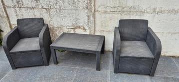 Tuinset – 2 stoelen + tafeltje + zetel – €50 beschikbaar voor biedingen