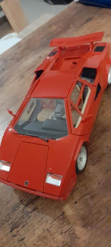1/18 Lamborgini Countach 1988 schaalmodel - Rode kleur beschikbaar voor biedingen