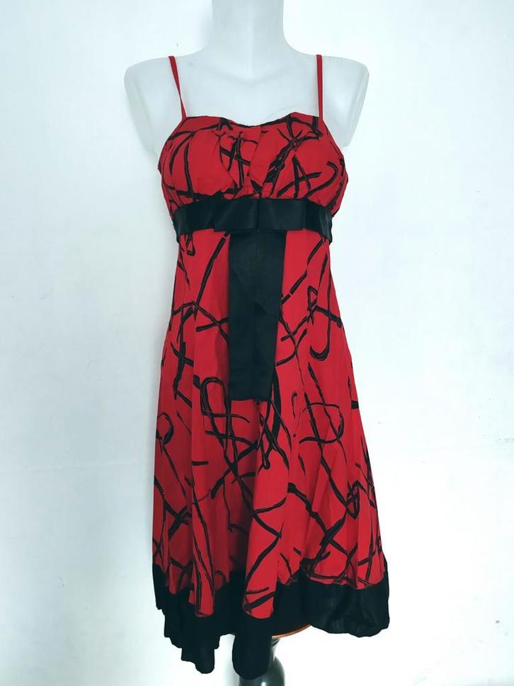 Robe rouge et noire à motifs Taille S Style Y2K /  Gothique, Vêtements | Femmes, Robes, Rouge, Enlèvement ou Envoi