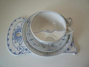 Complete lunchset voor besnorde beschikbaar voor biedingen