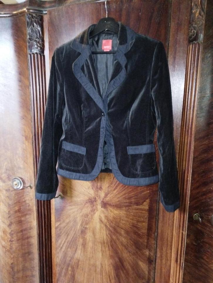 Blazer noir pour femme taille 40, Vêtements | Femmes, Vestes & Costumes, Porté, Manteau, Taille 38/40 (M), Noir, Enlèvement ou Envoi