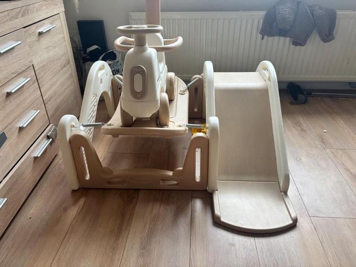 Speeltoestel met glijbaan en hobbelauto, Kinderen en Baby's, Speelgoed | Buiten | Speeltoestellen, Gebruikt, Glijbaan, Ophalen