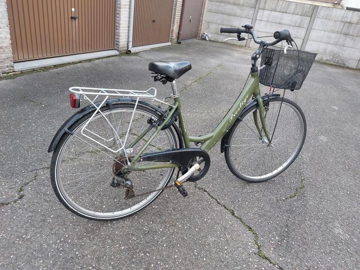 Damesfiets 28 inch in zeer goed staat, Fietsen en Brommers, Fietsen | Dames | Damesfietsen, Ophalen