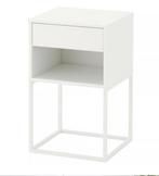 Nachtkastje Vikhammer, Huis en Inrichting, Ophalen, Nieuw, 55 tot 70 cm