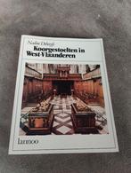Koorgestoelten in West-Vlaanderen - Nadine Debergh, Boeken, Ophalen of Verzenden, Zo goed als nieuw