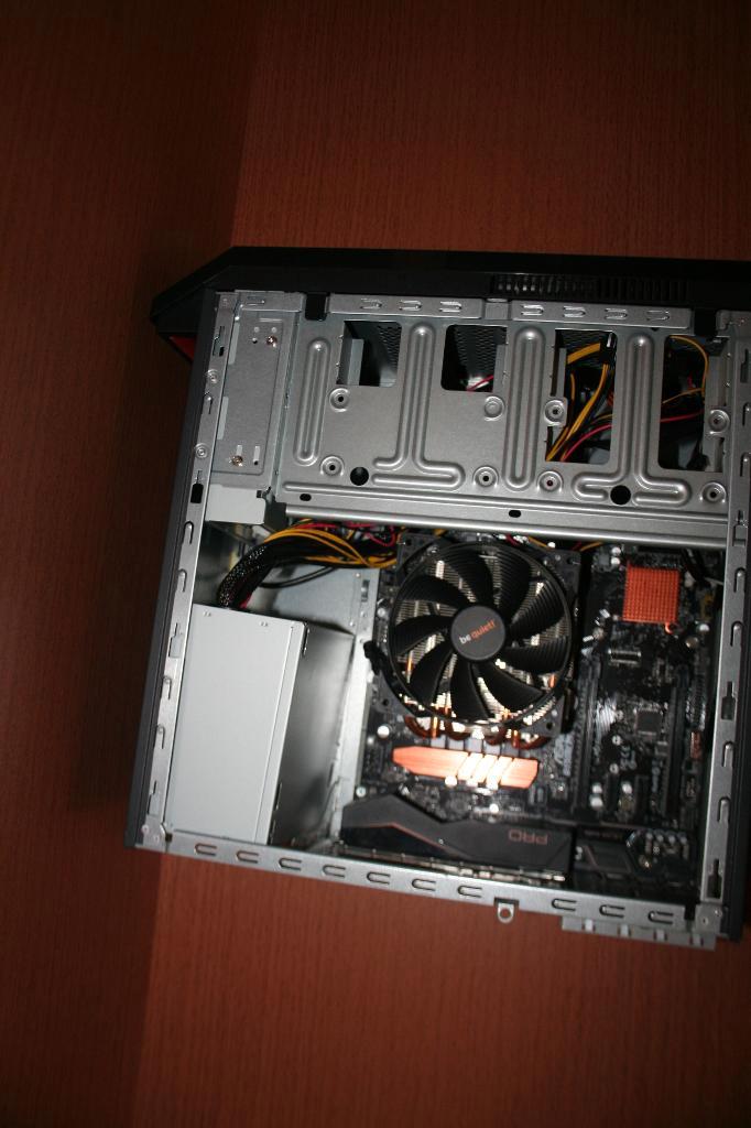 desktop pc defect voor parts intel 6500, Computers en Software, Desktop Pc's, SSD, Ophalen of Verzenden