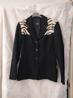 Zwarte blazer.zeer speciale afwerking.Merk Kyuso. Belgisch, Kleding | Dames, Ophalen of Verzenden, Zo goed als nieuw