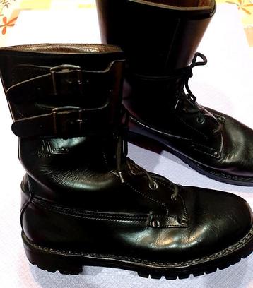 A vendre rangers p 46 beschikbaar voor biedingen