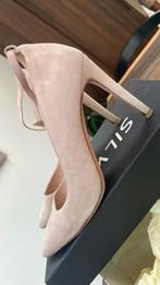 Chaussures de soirée rose clair, talon de 10 cm. Suede, Vêtements | Femmes, Chaussures, Enlèvement ou Envoi, Rose, Chaussures à haut talons