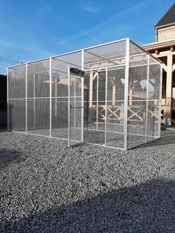 VOLIÈRE , KIPPENREN , DUIVENREN . 4 X 2 X 2 .  ( NIEUW ) beschikbaar voor biedingen