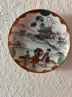 Vintage Chinees porseleinen figurale plaat, Ophalen of Verzenden