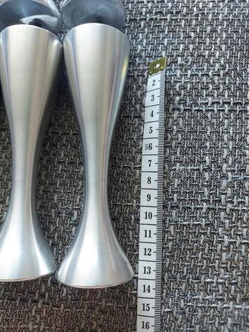 8 metalen pootjes 13 cm beschikbaar voor biedingen
