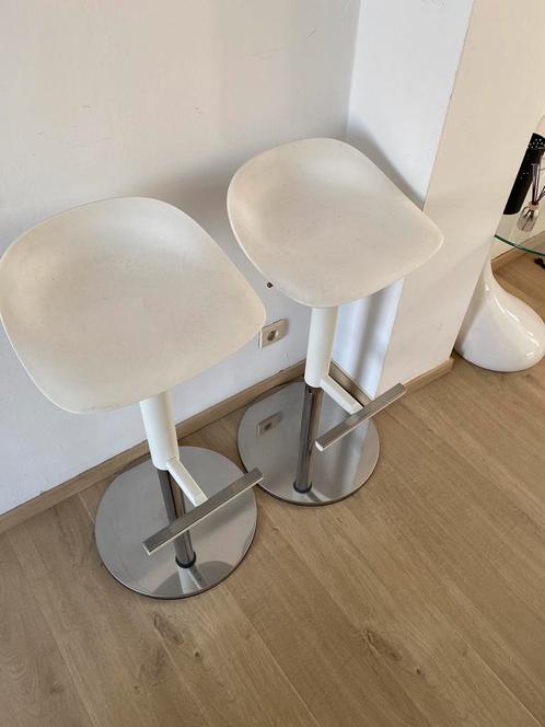 Set van 2 stijlvolle barkrukken, Huis en Inrichting, Barkrukken, Kunststof, Ophalen