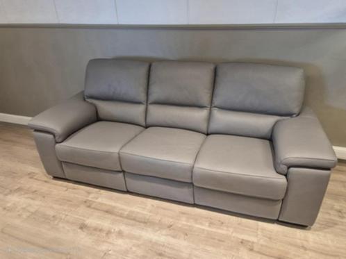 Nieuwe Royal Grey Elephant Leather Lounge (nooit uitgepakt!), Huis en Inrichting, Zetels | Zetels, Nieuw, Rechte bank, Vierpersoons of meer