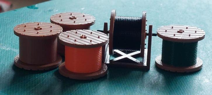 H0LK 0222 SET HASPELS MET BEKABELING LADING OF SCENERY 1/87, Hobby en Vrije tijd, Modeltreinen | H0, Nieuw, Overige typen, Gelijkstroom of Wisselstroom