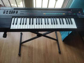 Casio CT460, Casio, Enlèvement, Utilisé, Avec pied
