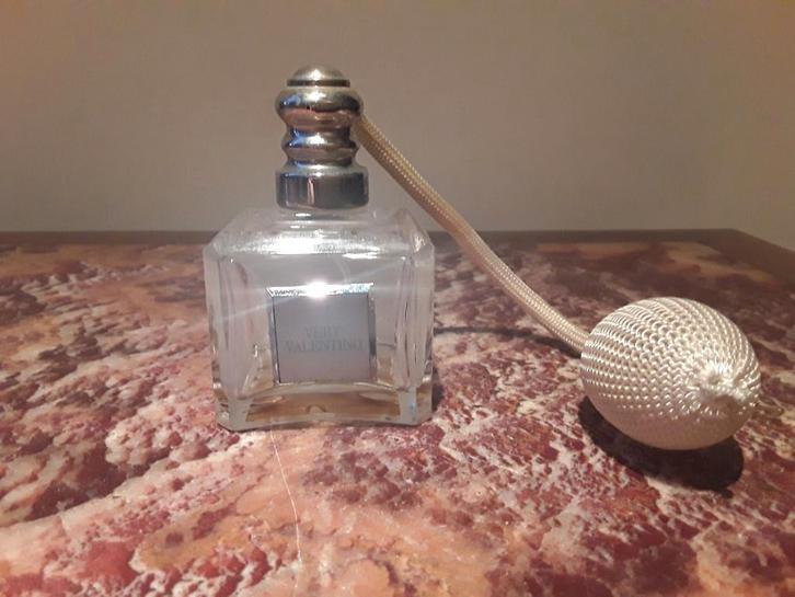Parfumfles Valentino met verzilverde dop jaren 1990, Verzamelen, Parfumverzamelingen, Parfumfles, Ophalen of Verzenden