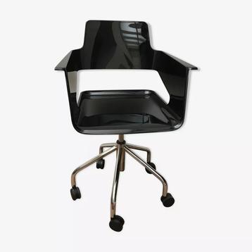 Fauteuil Arrmet B32 de Robby & Francesca Cantarutti disponible aux enchères