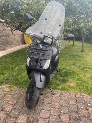 Vespa s 2012 voor onderdelen of opmaak  beschikbaar voor biedingen