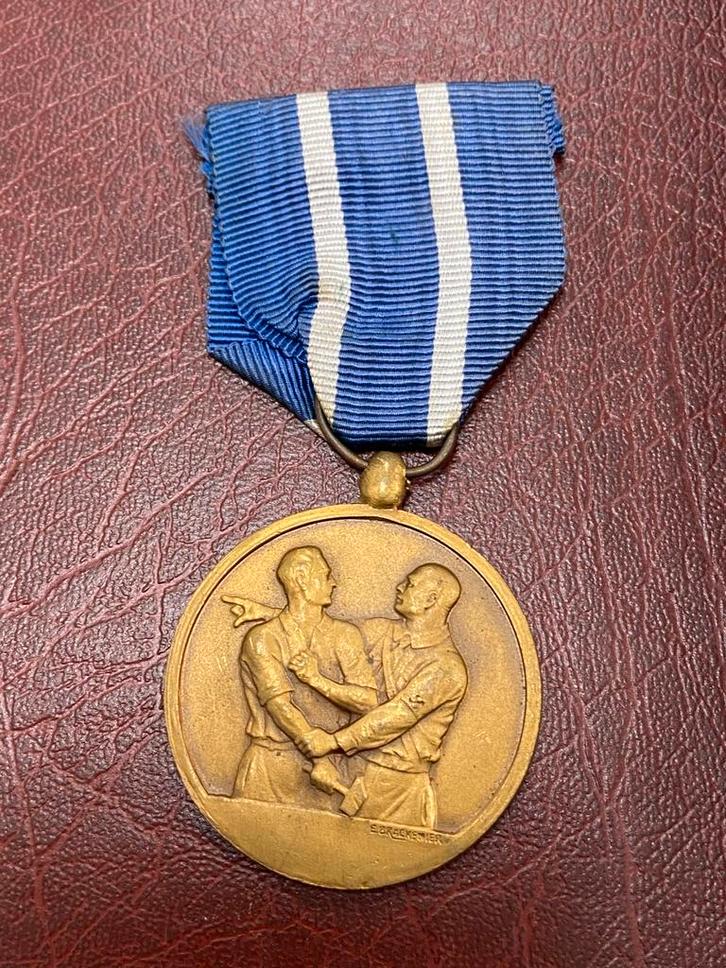 Medaille 63 TYPE 1, Verzamelen, Militaria | Tweede Wereldoorlog, Ophalen of Verzenden