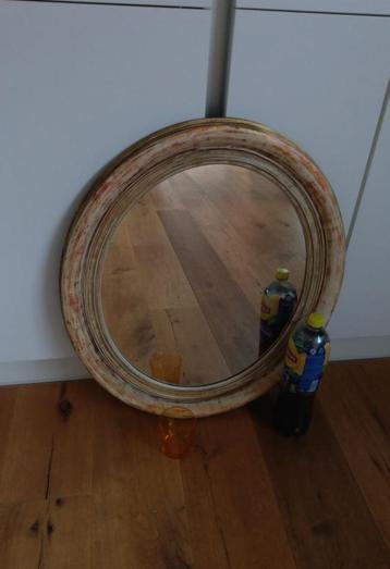 Grote antieke ovalen spiegel in houten kader - 70 x 60 cm beschikbaar voor biedingen