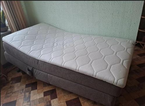 Bed bijna nieuw, Boxspring,  te koop in Sint-Genesius-Rode, Huis en Inrichting, Slaapkamer | Bedden, Zo goed als nieuw, Eenpersoons