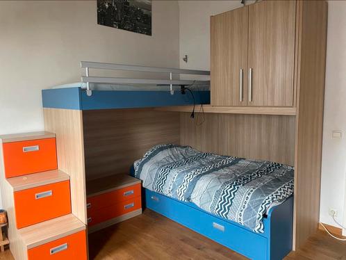 Te koop: kast, bureau, laag bed en verhoogd bed – €500, Huis en Inrichting, Slaapkamer | Complete slaapkamers, Gebruikt, Ophalen