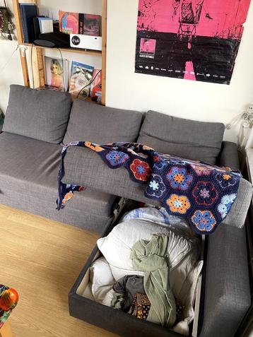 Canapé Friheten Ikea convertible et coffre beschikbaar voor biedingen