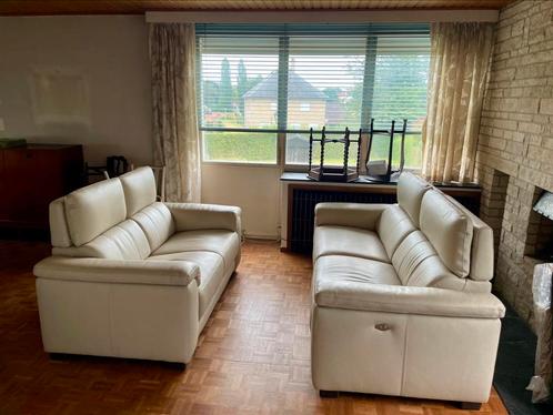 2 canapés en cuir Château d’Ax avec relax électrique sofa, Huis en Inrichting, Zetels | Complete zithoeken, Zo goed als nieuw