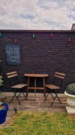 Table d'appoint et 2 chaises en bois, Enlèvement, Utilisé, Bois, Table d'appoint