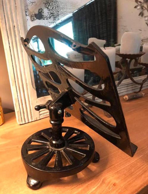 Porte livre de recettes en fer forgé noir, Huis en Inrichting, Woonaccessoires | Krantenbakken en Lectuurbakken, Zo goed als nieuw