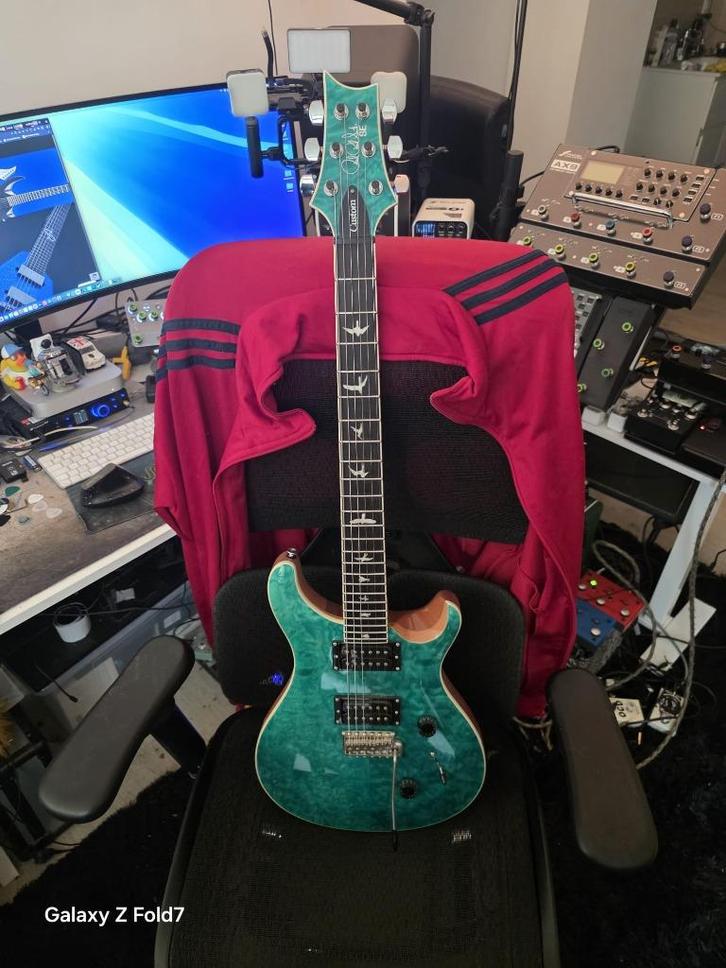 PRS SE Custom 24 Quilt Turquoise WITH LOCKING TUNERS, Muziek en Instrumenten, Snaarinstrumenten | Gitaren | Elektrisch, Zo goed als nieuw