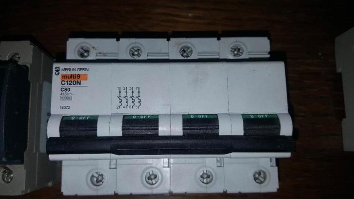 Merlin Gerin – Multi 9 C120N, Bricolage & Construction, Électricité & Câbles, Comme neuf, Enlèvement ou Envoi